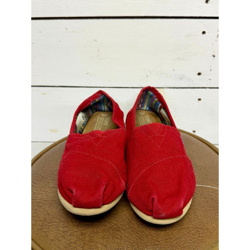 Tom’s Red Flat Shoes Woman’s Size 8.